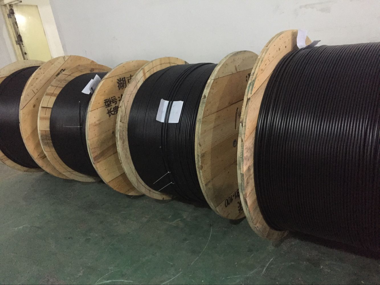 ADSS光纜,OPGW光纜,OPPC光纜,ADSS光纜價(jià)格,OPGW光纜廠家,光纜,電力光纜廠家,礦用光纜,湖南漢纜,湖南漢纜通信科技有限公司